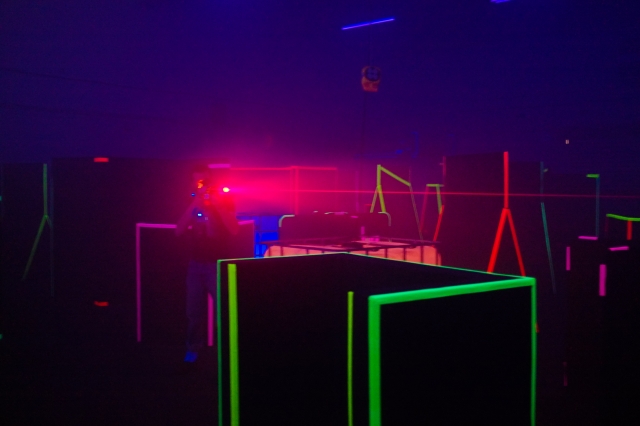 Uma luta de etiquetas a laser 